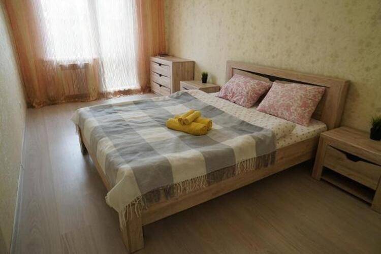 Диван и чемодан на Галущака 15