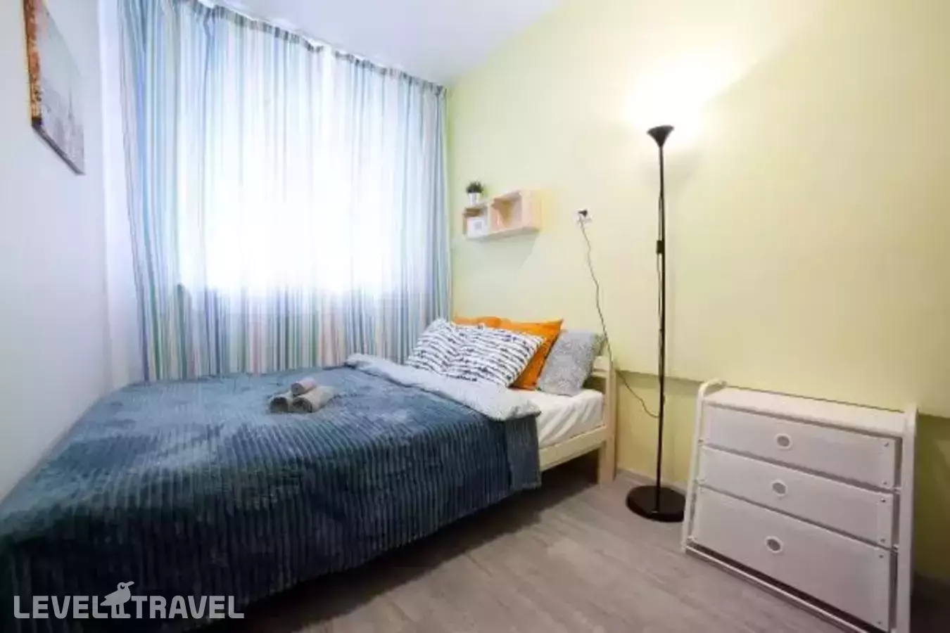 Диван и чемодан на Карла Маркса