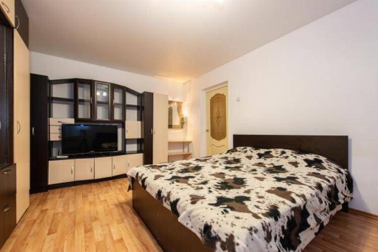 Яр-Сутки на проспекте Московский