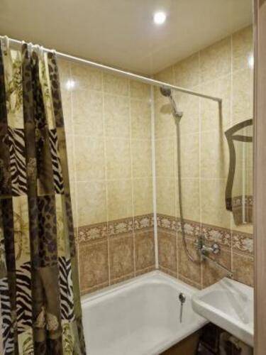 Яр-Сутки на улице Городской Вал 5