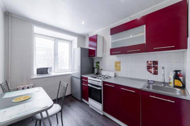 Яр-Сутки на улице Угличская 3