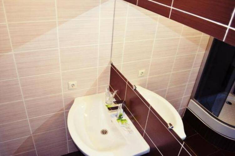 Green Hotel (Грин)