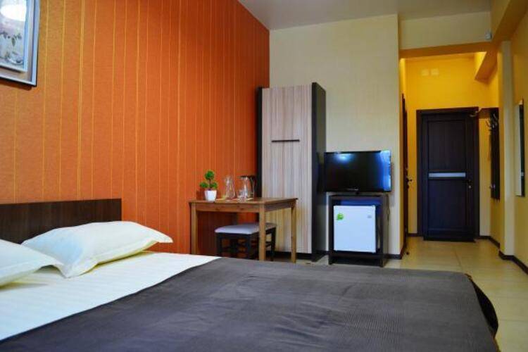 Green Hotel (Грин)