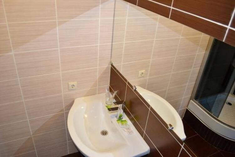 Green Hotel (Грин)