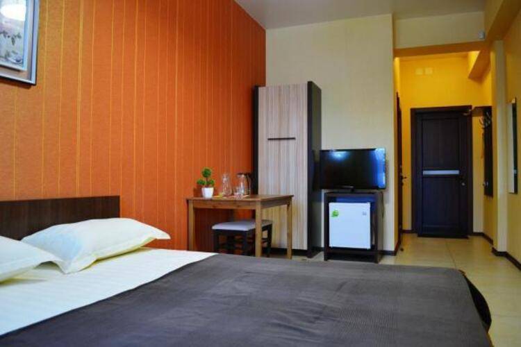 Green Hotel (Грин)