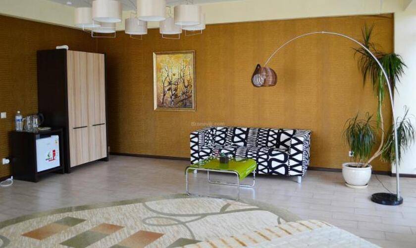 Green Hotel (Грин)