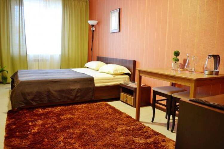 Green Hotel (Грин)