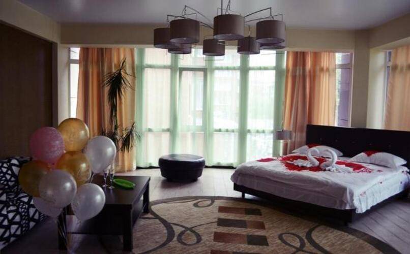 Green Hotel (Грин)