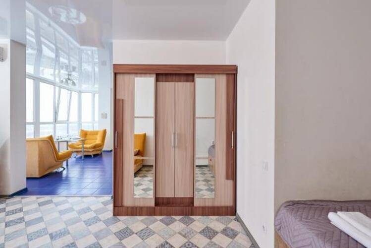 RentHouse (Рент Хаус) на Мира 44