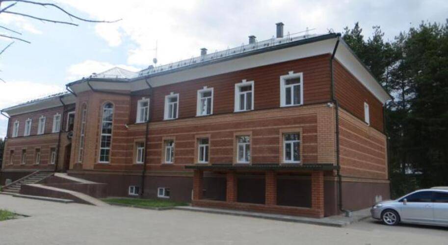 Отель Гледен