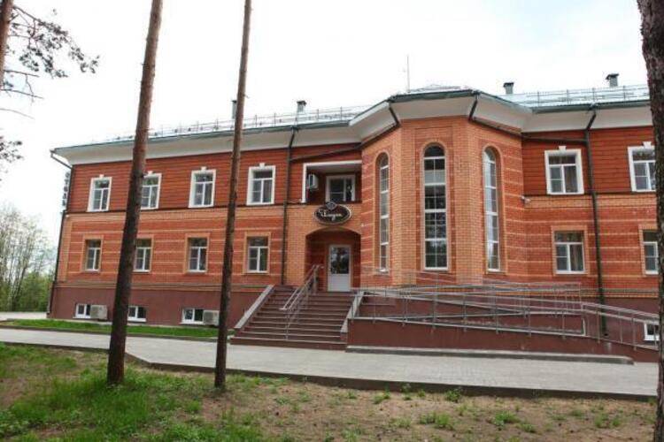 Отель Гледен