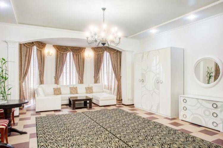 Frant Hotel (Франт Отель)