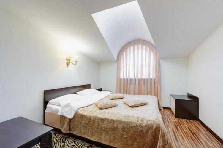 Frant Hotel (Франт Отель)