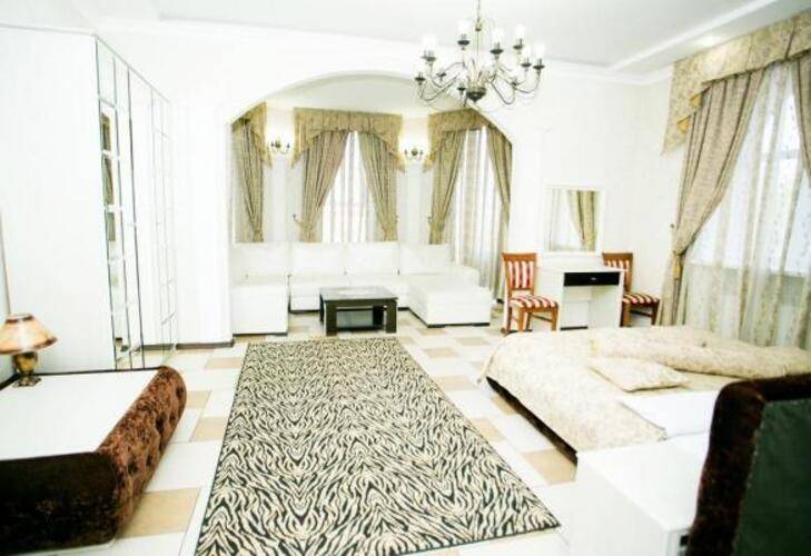 Frant Hotel (Франт Отель)