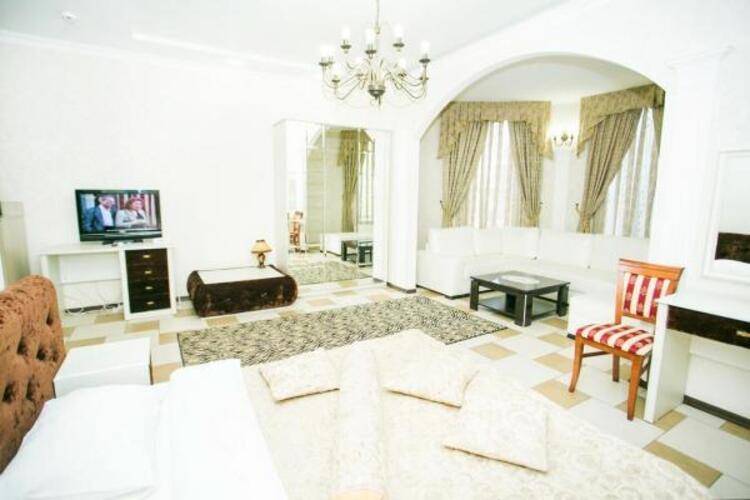 Frant Hotel (Франт Отель)