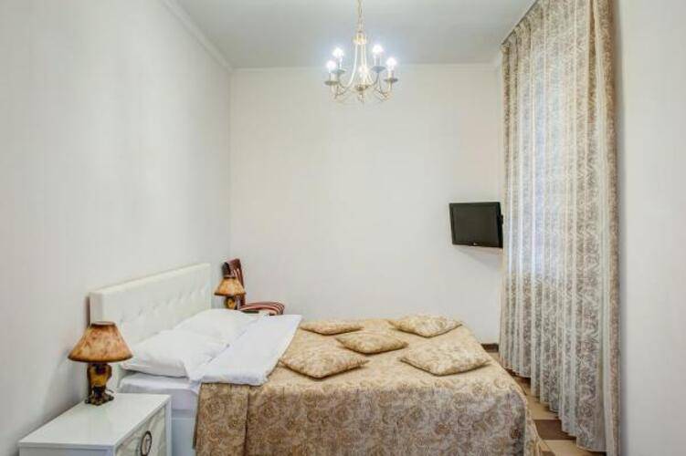 Frant Hotel (Франт Отель)