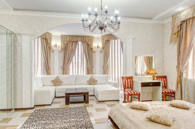 Frant Hotel (Франт Отель)