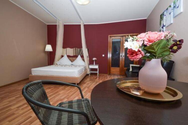 Guest House (Гест Хаус) на Малышева