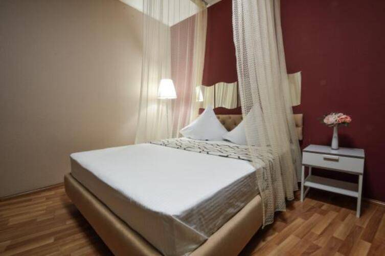 Guest House (Гест Хаус) на Малышева