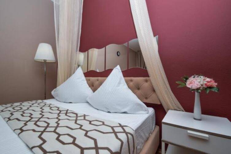Guest House (Гест Хаус) на Малышева
