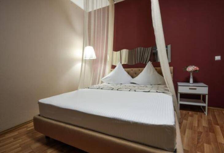 Guest House (Гест Хаус) на Малышева