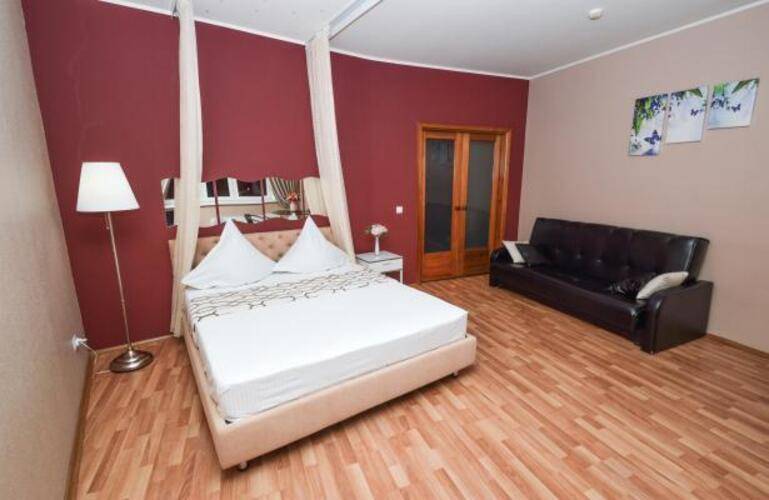 Guest House (Гест Хаус) на Малышева