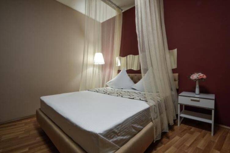 Guest House (Гест Хаус) на Малышева