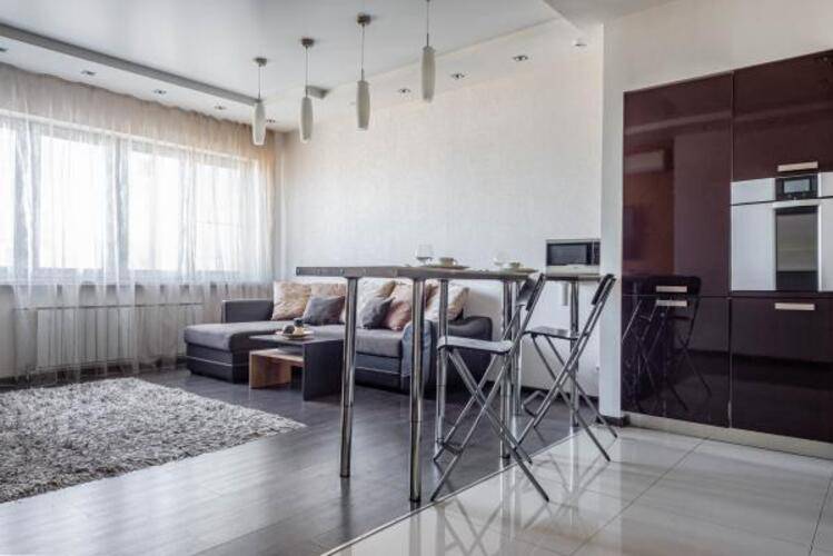 Rent House (Рент Хаус) на Юмашева 13