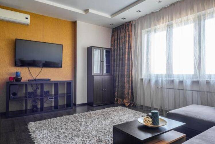 Rent House (Рент Хаус) на Юмашева 13