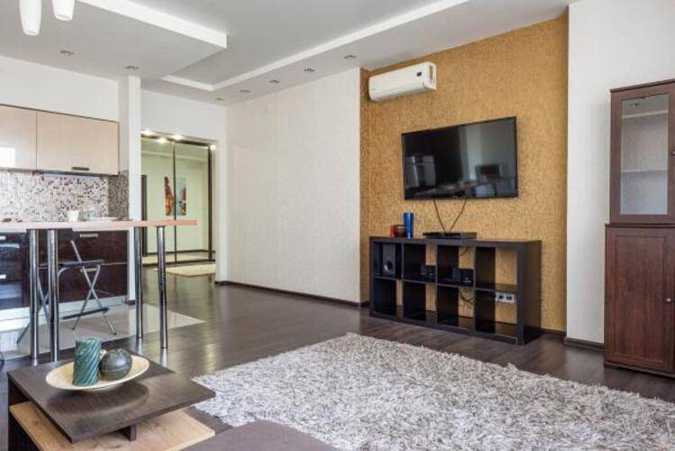 Rent House (Рент Хаус) на Юмашева 13
