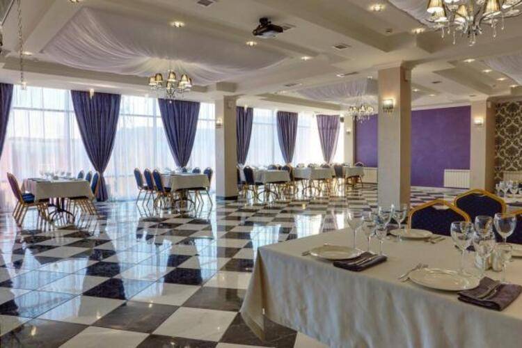 Семь Королей (Prestige Hotel Престиж)