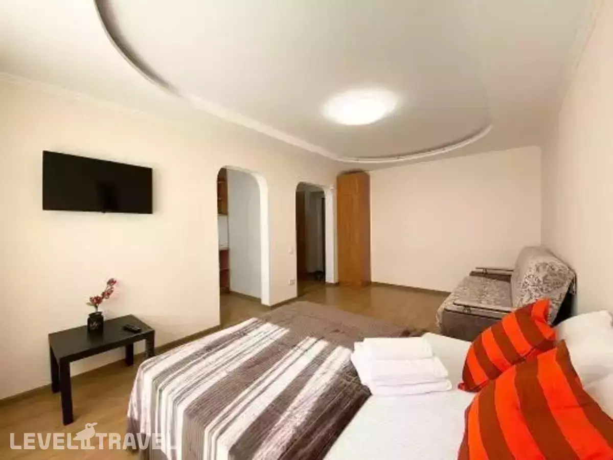 ЖивиТУТ на улице Папанинцев 132