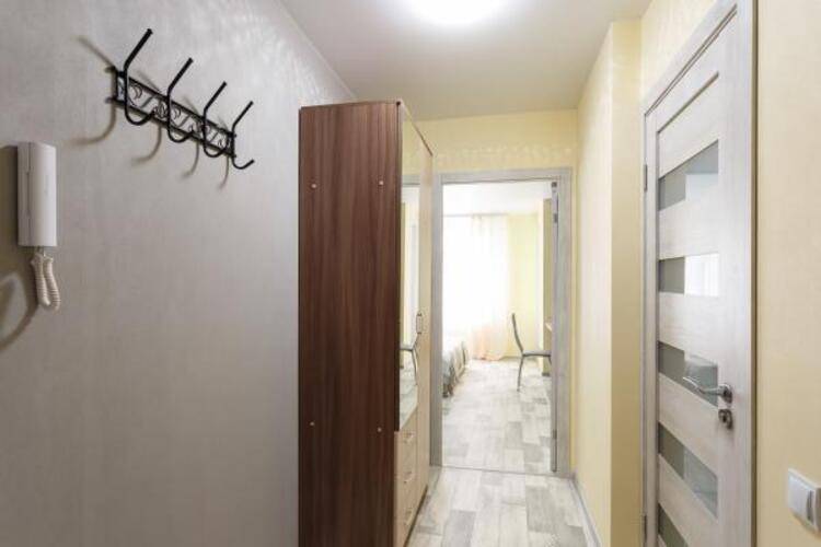 Две Подушки В Микрорайоне Зеленый Город 4
