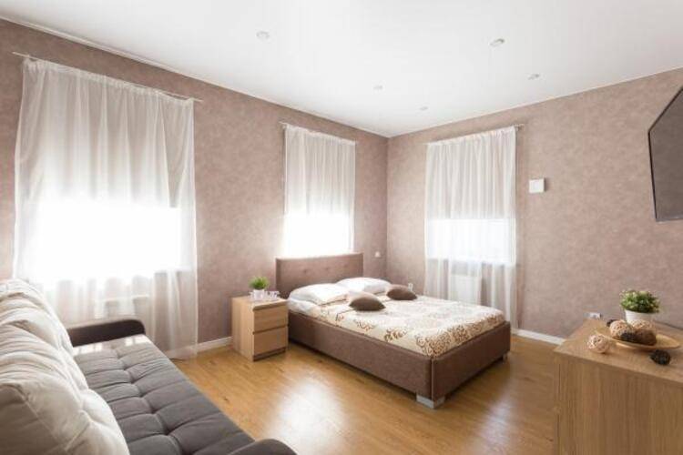 Две Подушки на проспекте Победы