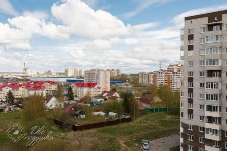 Две Подушки на улице Возрождения 86А
