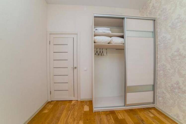 Rent House (Рент Хаус) на Щорса 53
