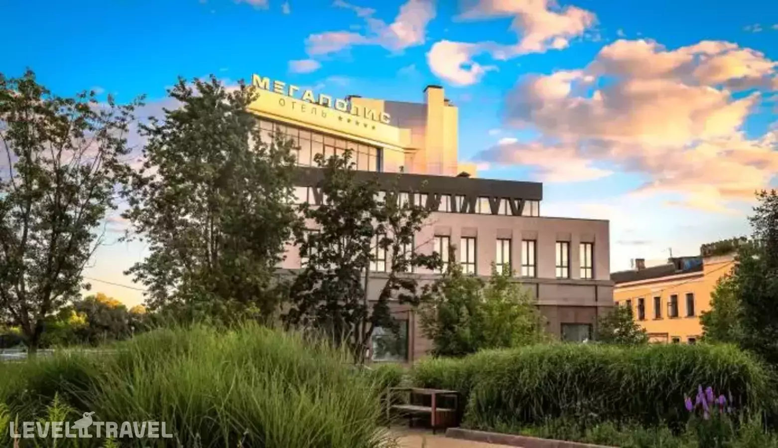 Мегаполис Набережная