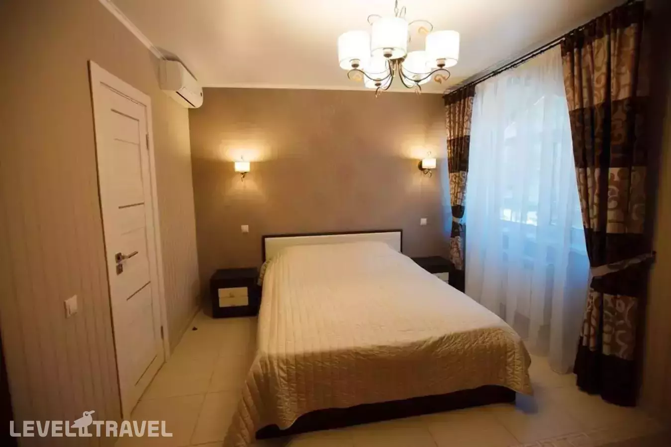 Foxy 24/7 (Фокси)