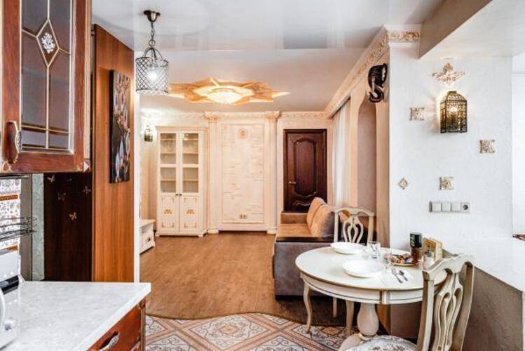 Rent House (Рент Хаус) на Сурикова 4