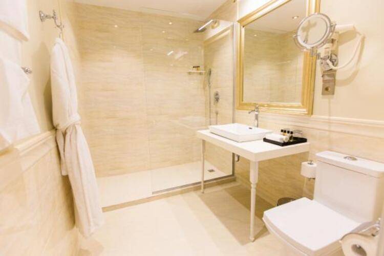 Xander Hotel