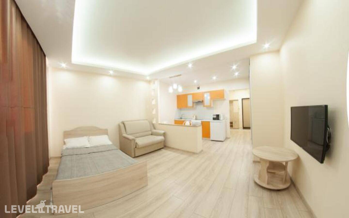 фотографии отеля Домашняя на Геологоразведчиков 44А в Россия(Тюмень) - фото №2