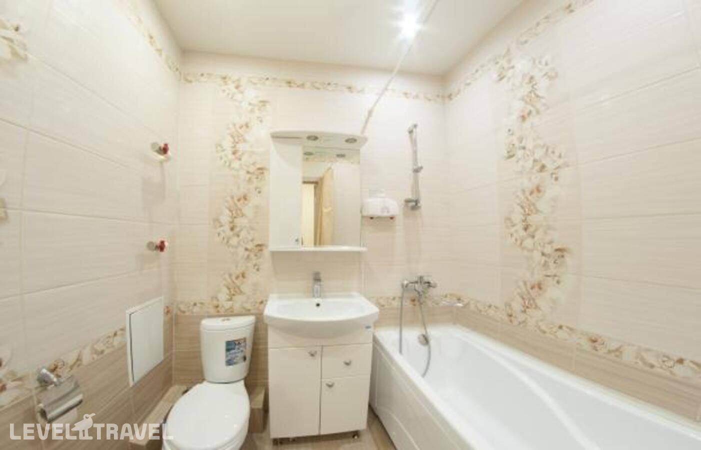 фотографии отеля Домашняя на Геологоразведчиков 44А в Россия(Тюмень) - фото №12