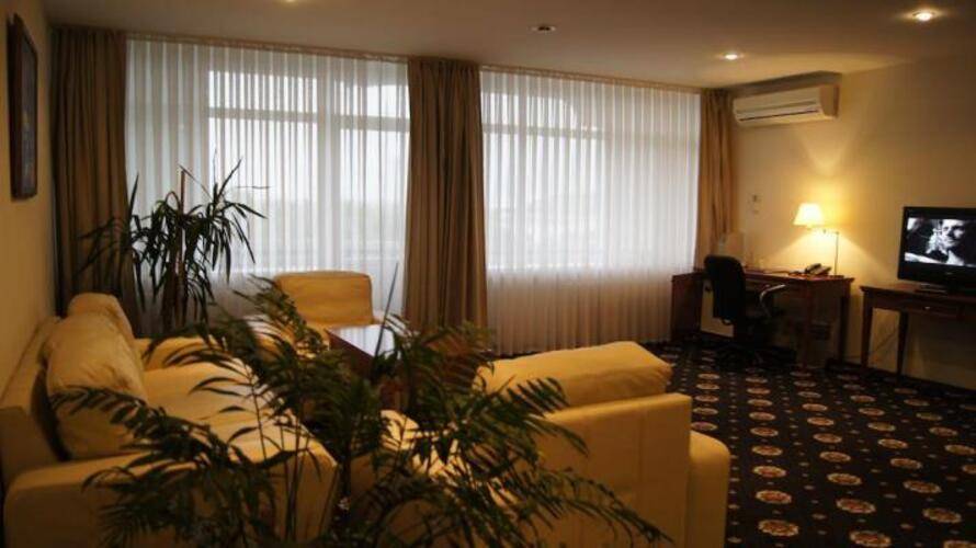 DIS President hotel