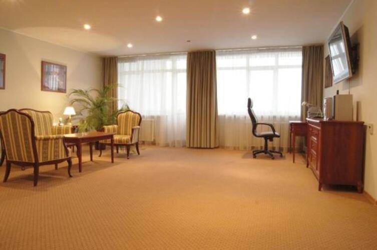 DIS President hotel