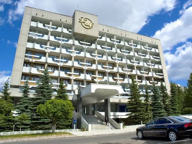 Президент Отель Дис