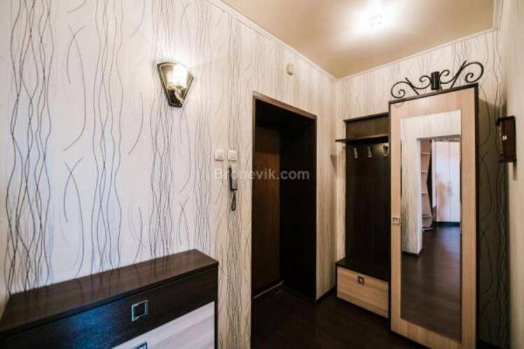 Декабрист на Анохина 120А