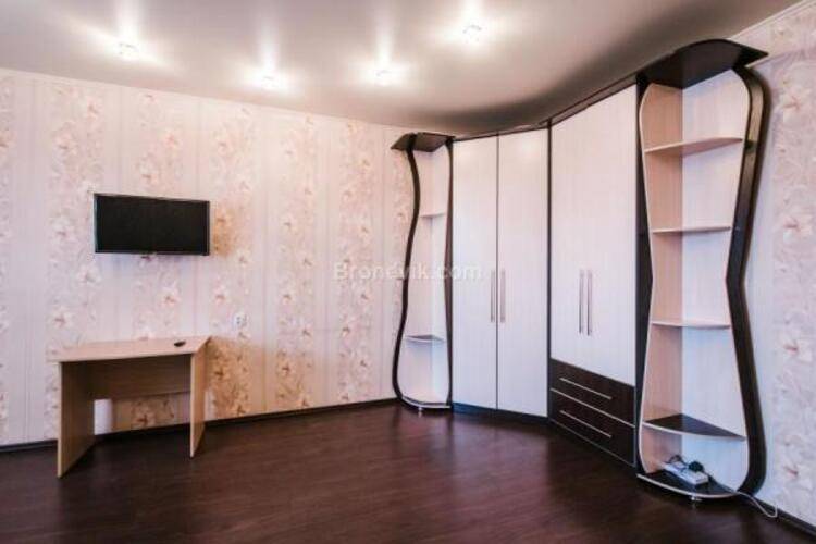 Декабрист на Анохина 120А