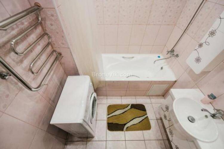 Декабрист на Анохина 120А