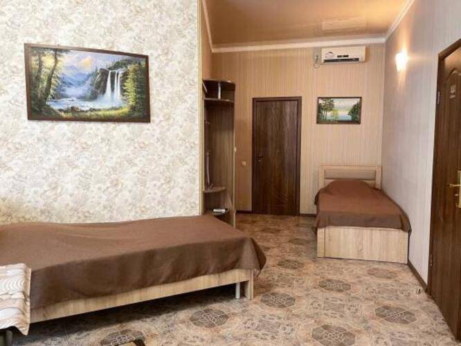 Отель Риф