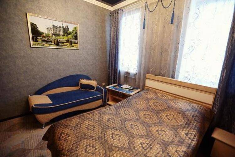 Отель Риф